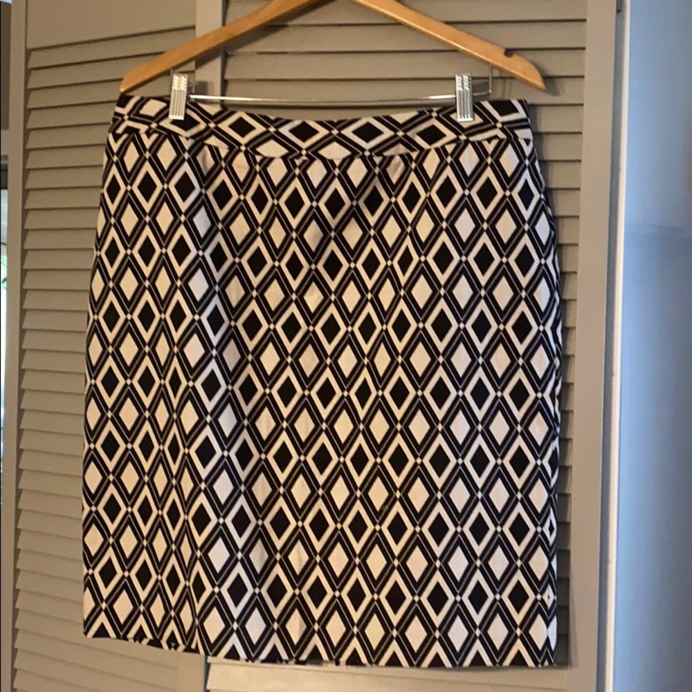 3/$10. Worthington Skirt 🌸